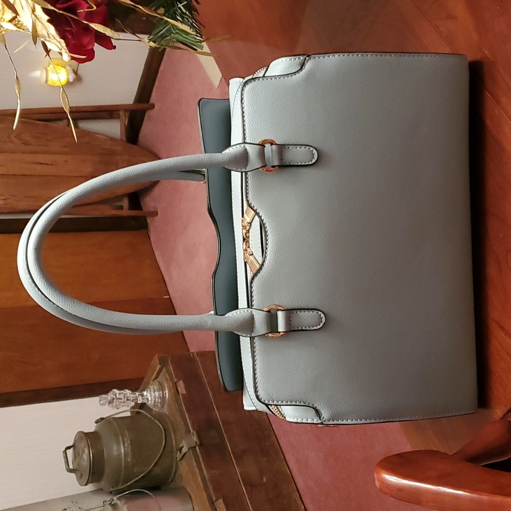 Satchel 👜